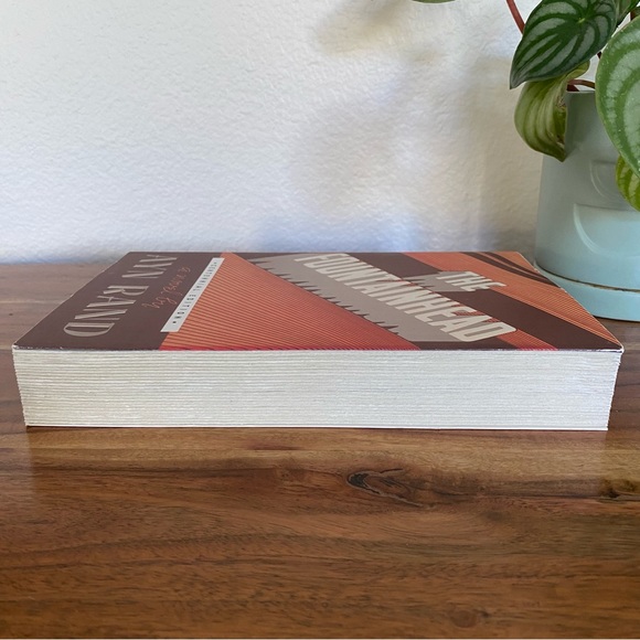 The Fountainhead by Ayn Rand, Paperback - Picture 5 of 8